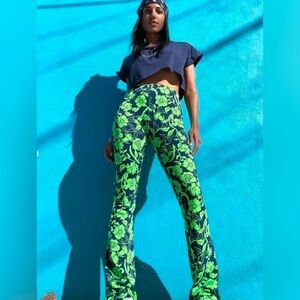 🔥🔥 NWT Zara Jacquard Pull On Flare Pants  Blue & Green Flower Print. Size Small